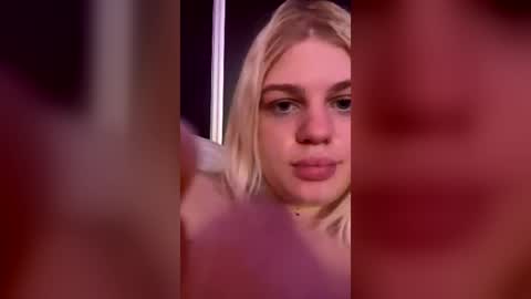 Snapshot of josephinemoon chatting on 07-12-26, 03:03 Josephine online show from 07-12-26, 03:03