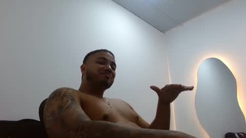 Snapshot of joshuadanielss chatting on 04-12-26, 05:45 joshuadanielss online show from 04-12-26, 05:45