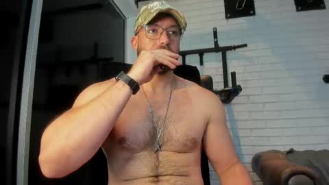 Snapshot of joshualyon chatting on 03-06-25, 01:27 Joshua The Lion online show from 03-06-25, 01:27