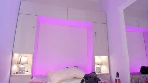 Snapshot of joyceblake chatting on 02-20-26, 08:31 joyceblake online show from 02-20-26, 08:31