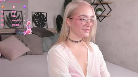 Vickie online show from 09-27-25, 08:41