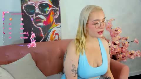Vickie online show from 09-30-25, 12:26