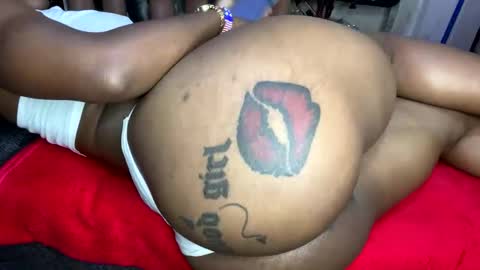 Butterflyass online show from 01-19-26, 02:37