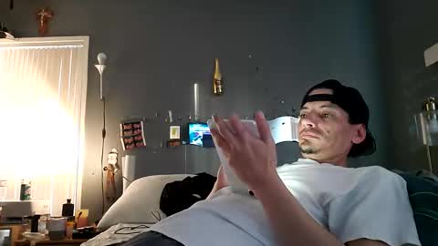 Snapshot of jpizzy23 chatting on 02-28-25, 01:26 dLowfrk online show from 02-28-25, 01:26