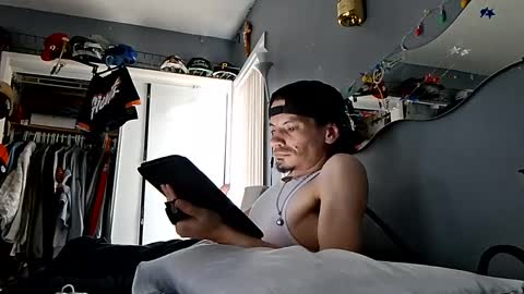 Snapshot of jpizzy23 chatting on 09-13-25, 12:32 dLowfrk online show from 09-13-25, 12:32