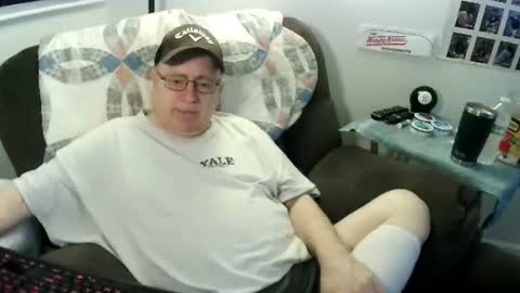 jpmel99 online show from 07-18-26, 10:57