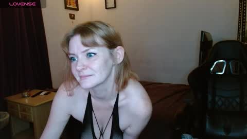 Snapshot of jtripled chatting on 12-22-25, 01:46 Jessi Dee online show from 12-22-25, 01:46