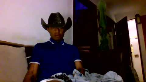 Snapshot of juan72701 chatting on 07-28-26, 02:40 juan72701 online show from 07-28-26, 02:40