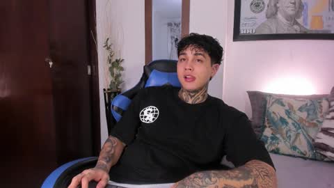 Snapshot of juan_alvarez18 chatting on 11-11-25, 04:23 juan_alvarez18 online show from 11-11-25, 04:23