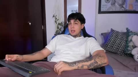 Snapshot of juan_alvarez18 chatting on 11-19-25, 12:10 juan_alvarez18 online show from 11-19-25, 12:10