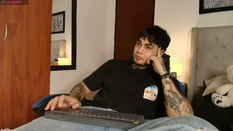 juan_alvarez18 online show from 05-25-26, 05:13