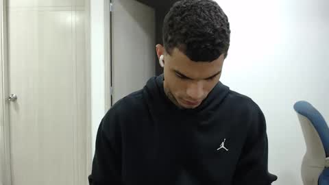 juan_gomez_1 online show from 02-10-25, 11:36