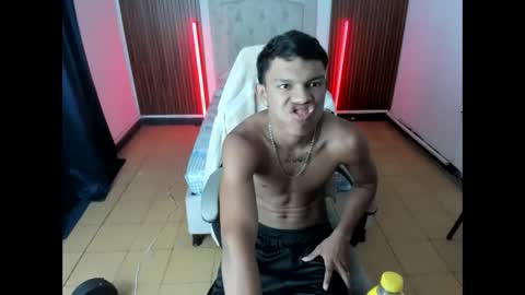 Snapshot of juan_mhata chatting on 05-15-26, 11:01 Juan Mhata online show from 05-15-26, 11:01