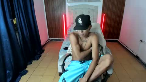 Snapshot of juan_mhata chatting on 06-13-26, 01:03 Juan Mhata online show from 06-13-26, 01:03