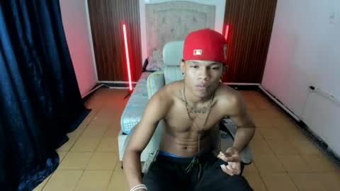 Snapshot of juan_mhata chatting on 06-15-26, 12:35 Juan Mhata online show from 06-15-26, 12:35
