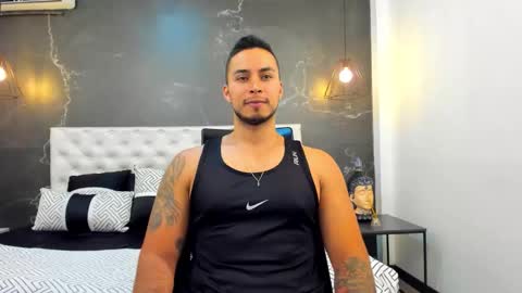 Snapshot of juan_muscle chatting on 11-09-25, 05:44 juan_muscle online show from 11-09-25, 05:44