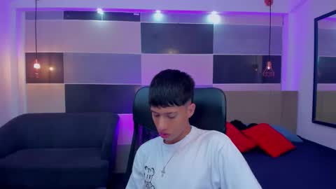 JuanSteven online show from 12-29-24, 01:06