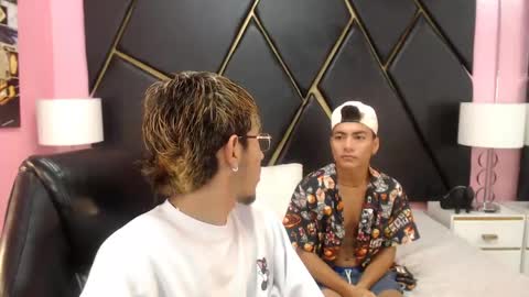 juan_saul1 online show from 04-23-26, 10:36