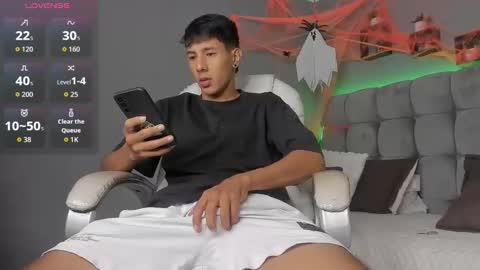 Snapshot of juan_zabala chatting on 10-15-25, 10:48 Juan online show from 10-15-25, 10:48