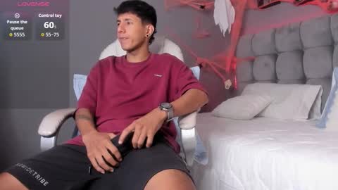 Snapshot of juan_zabala chatting on 10-17-25, 11:46 Juan online show from 10-17-25, 11:46