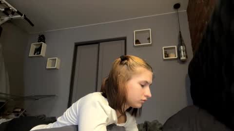 Lola online show from 10-25-25, 11:07