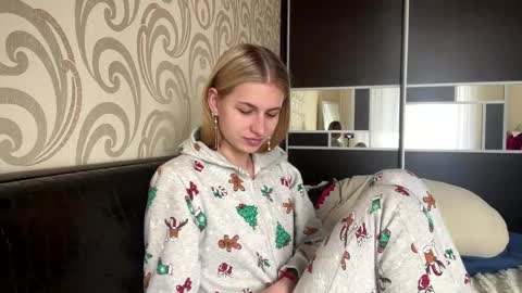 Lola online show from 04-23-26, 06:03