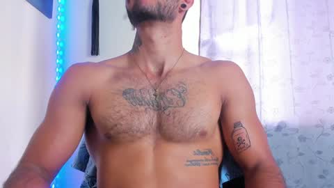 Snapshot of juanbladde chatting on 12-03-24, 02:05 Juan Esteban online show from 12-03-24, 02:05