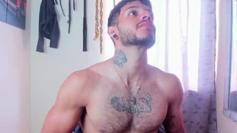 Snapshot of juanbladde chatting on 01-12-25, 12:55 Juan Esteban online show from 01-12-25, 12:55
