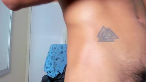 Snapshot of juanbladde chatting on 03-11-25, 02:07 Juan Esteban online show from 03-11-25, 02:07