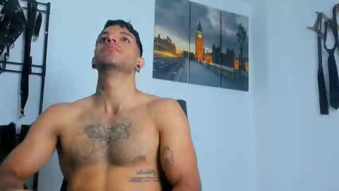 Snapshot of juanbladde chatting on 10-17-25, 03:47 Juan Esteban online show from 10-17-25, 03:47