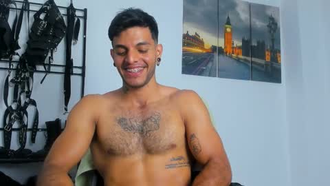Snapshot of juanbladde chatting on 10-18-25, 03:53 Juan Esteban online show from 10-18-25, 03:53