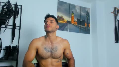 Snapshot of juanbladde chatting on 10-19-25, 02:40 Juan Esteban online show from 10-19-25, 02:40