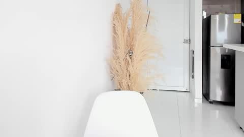 Juan Diego Uribe online show from 11-16-25, 04:01