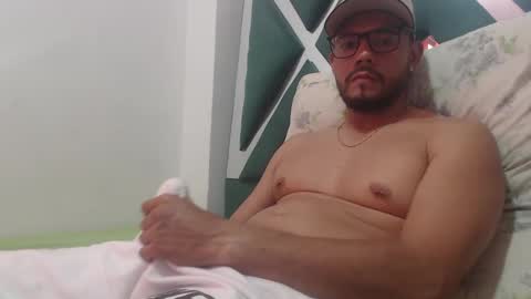 juanfe_style online show from 11-08-25, 03:23