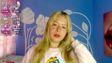 Snapshot of juanita_royale chatting on 03-08-26, 11:36 Juanita online show from 03-08-26, 11:36