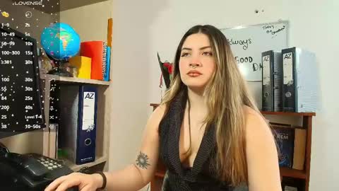 Snapshot of juanitablue chatting on 05-30-26, 06:49 Blue online show from 05-30-26, 06:49