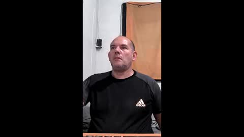 Snapshot of juanma_yahoo chatting on 04-26-26, 02:53 Juan Manuel online show from 04-26-26, 02:53