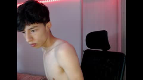 Snapshot of juanmres chatting on 12-14-25, 04:45 juanmres online show from 12-14-25, 04:45