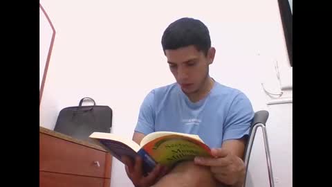 Snapshot of juanperez1999777 chatting on 10-30-25, 10:32 juanperez1999777 online show from 10-30-25, 10:32