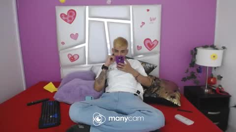 Snapshot of juanse1045panda chatting on 10-20-25, 06:36 juanse1045panda online show from 10-20-25, 06:36