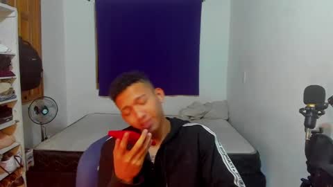 Snapshot of juansw66 chatting on 10-22-25, 02:56 juansw66 online show from 10-22-25, 02:56