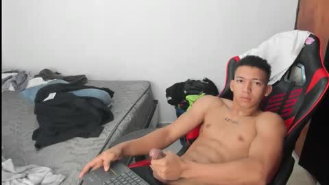 Snapshot of juansw66 chatting on 02-04-26, 02:45 juansw66 online show from 02-04-26, 02:45