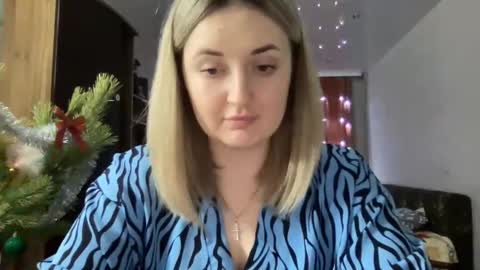 Snapshot of judevalenti chatting on 12-19-24, 07:29 JudeValenti online show from 12-19-24, 07:29