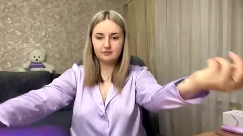 Snapshot of judevalenti chatting on 10-17-25, 05:15 JudeValenti online show from 10-17-25, 05:15