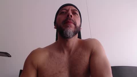 Snapshot of juguetes chatting on 02-19-26, 06:26 Juan Alcal online show from 02-19-26, 06:26