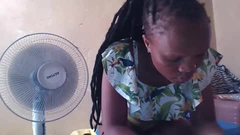 Snapshot of juice_petite3 chatting on 02-21-25, 01:00 juice_petite3 online show from 02-21-25, 01:00