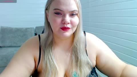 Snapshot of juicy_diana chatting on 03-06-26, 04:31 Diana For friends simple Di online show from 03-06-26, 04:31