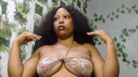 Snapshot of juicy_gold22 chatting on 12-12-24, 10:56 Mariagold online show from 12-12-24, 10:56