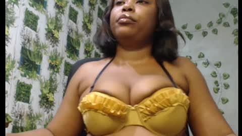Snapshot of juicy_gold22 chatting on 01-13-25, 01:02 Mariagold online show from 01-13-25, 01:02
