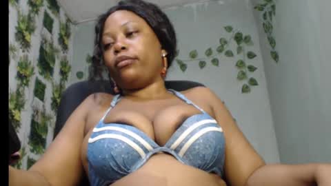 Snapshot of juicy_gold22 chatting on 02-02-25, 10:39 Mariagold online show from 02-02-25, 10:39